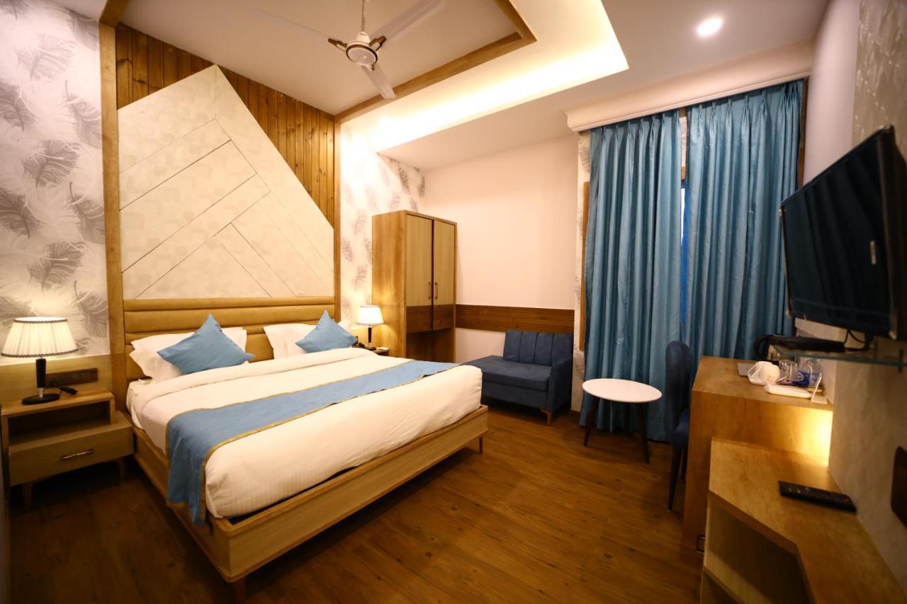 Prime Land Varanasi Exterior foto