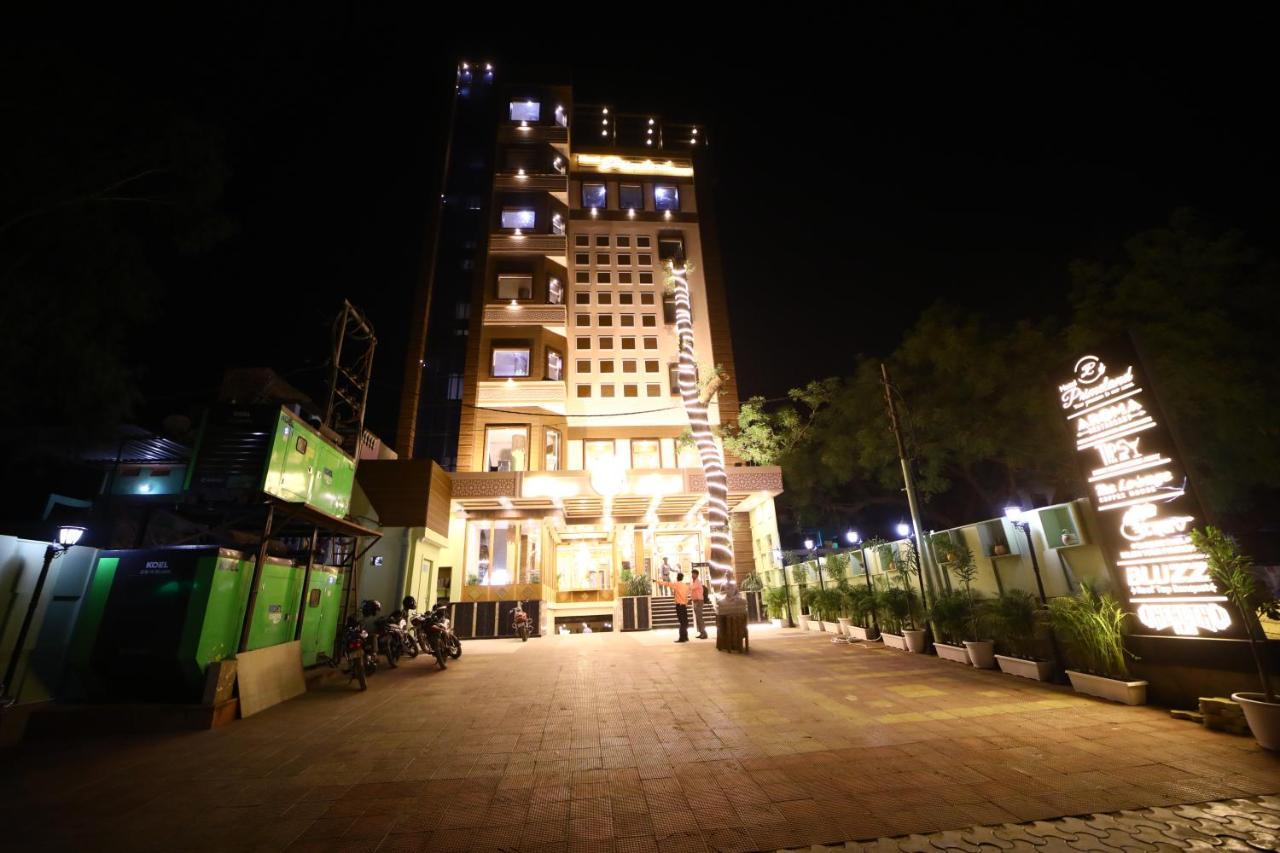 Prime Land Varanasi Exterior foto