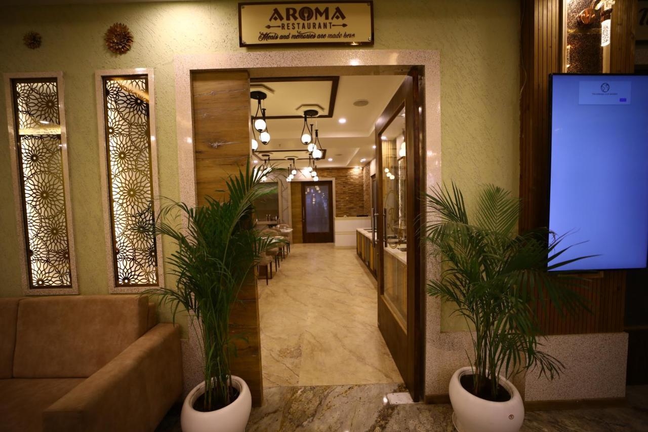 Prime Land Varanasi Exterior foto