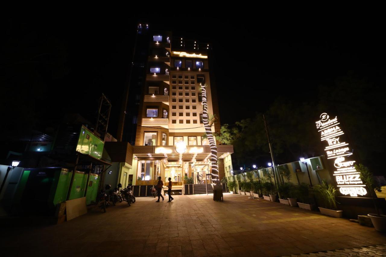 Prime Land Varanasi Exterior foto
