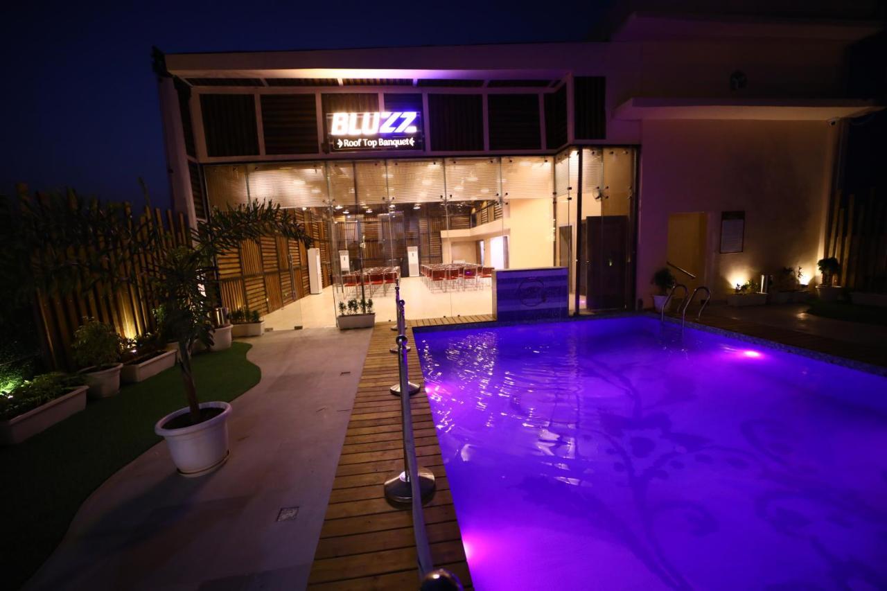 Prime Land Varanasi Exterior foto